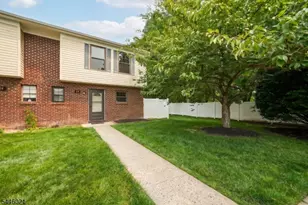 25 Driscoll Ct, North Brunswick Township, NJ 08902 - Photo 2
