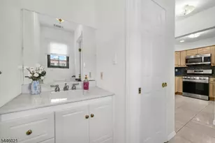 25 Driscoll Ct, North Brunswick Township, NJ 08902 - Photo 6