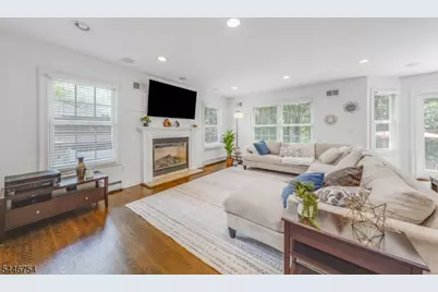 53 Maple Ave, Berkeley Heights Township, NJ 07922 - Photo 2