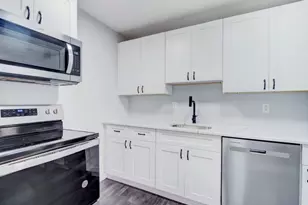 10 N Wood Ave, Linden, NJ 07036 - Photo 12