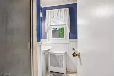 78 Legion Pl, Paramus, NJ 07652 - Photo 12