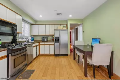 78 Legion Pl, Paramus, NJ 07652 - Photo 4