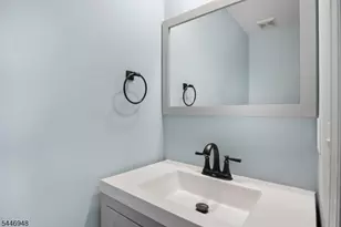 8 Clements Ct, Roseland, NJ 07068 - Photo 18