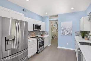8 Clements Ct, Roseland, NJ 07068 - Photo 14