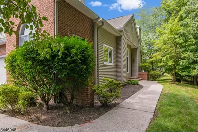 8 Clements Ct, Roseland, NJ 07068 - Photo 4