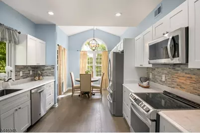 8 Clements Ct, Roseland, NJ 07068 - Photo 12