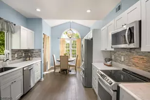 8 Clements Ct, Roseland, NJ 07068 - Photo 12