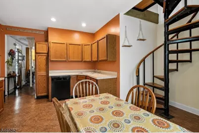 70 Elm St, Montclair, NJ 07042 - Photo 10