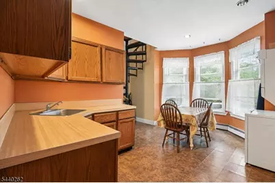 70 Elm St, Montclair, NJ 07042 - Photo 8