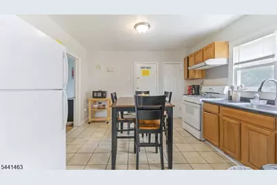 60 Welland Ave, Irvington Twp., NJ 07111 - Photo 8