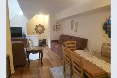 806 Yorkshire Dr, Raritan Township, NJ 08822 - Photo 6