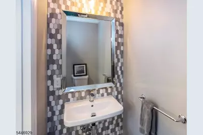 8 Willard Pl, Montclair, NJ 07042 - Photo 12