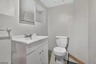 85 N 10th St, Newark, NJ 07107 - Photo 34