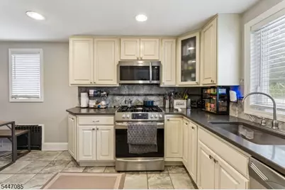 111 Yale Ter, Linden, NJ 07036 - Photo 14
