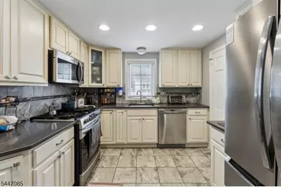 111 Yale Ter, Linden, NJ 07036 - Photo 12