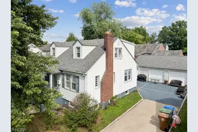 111 Yale Ter, Linden, NJ 07036 - Photo 2