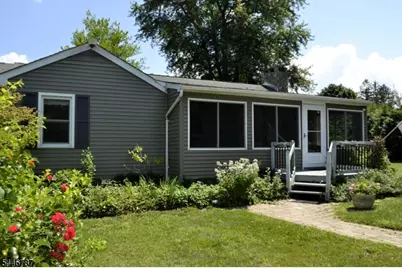238 Fairview Ave, Hampton Township, NJ 07860 - Photo 4