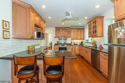11 N Mountain Ave, Montclair Twp., NJ 07042 - Photo 16