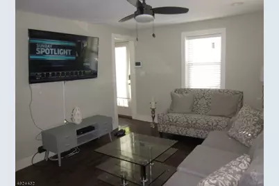 914 Oak St, Roselle, NJ 07203 - Photo 6