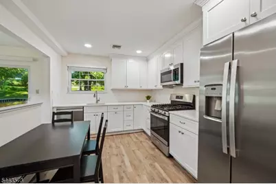 29 Coachlight Dr, Chatham Township, NJ 07928 - Photo 10