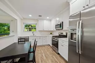 29 Coachlight Dr, Chatham Township, NJ 07928 - Photo 10