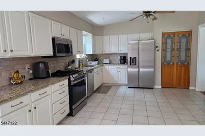 48 Green Ln, Randolph Township, NJ 07869 - Photo 4