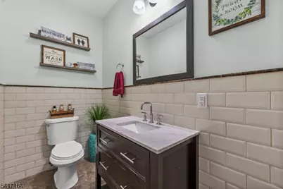39 Paterson Ave, Clifton, NJ 07014 - Photo 16