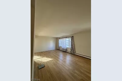 565 Grove St F- #2, Clifton, NJ 07013 - Photo 4