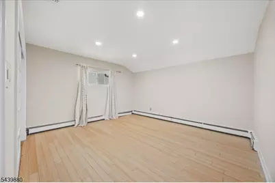 1 Ranch Ct, Saddle Brook Township, NJ 07663 - Photo 8