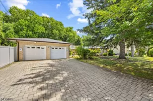 1 Ranch Ct, Saddle Brook Township, NJ 07663 - Photo 16