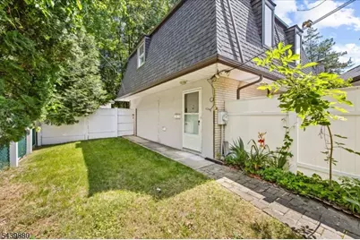 1 Ranch Ct, Saddle Brook Township, NJ 07663 - Photo 12