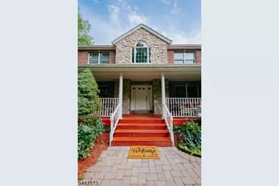 4 White Tail Ct, Hardyston Township, NJ 07460 - Photo 2