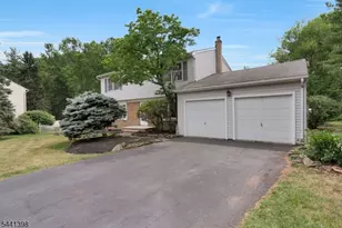 19 Renfro Rd, Franklin Township, NJ 08873 - Photo 2
