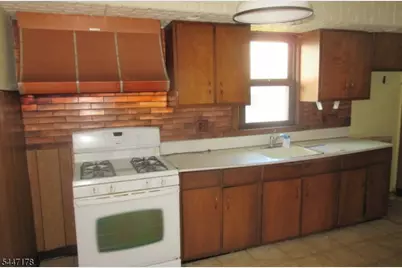 160 Tappan Ave, Belleville, NJ 07109 - Photo 10