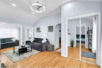 107 Minnehaha Blvd, Parsippany, NJ 07034 - Photo 6