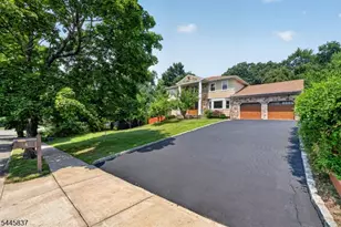 4 Lemans Pl, Montville Township, NJ 07058 - Photo 2