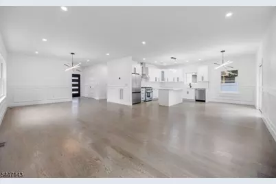 191 Washington Pl, Teaneck Township, NJ 07666 - Photo 12
