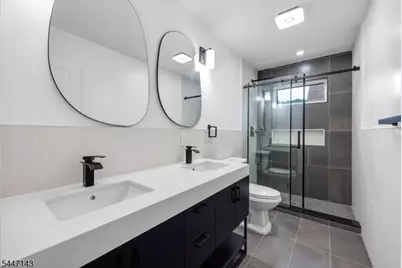 191 Washington Pl, Teaneck Township, NJ 07666 - Photo 26