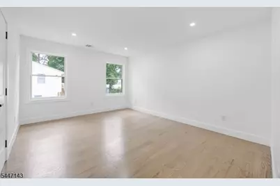191 Washington Pl, Teaneck Township, NJ 07666 - Photo 20