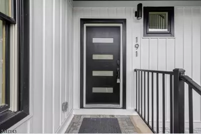 191 Washington Pl, Teaneck Township, NJ 07666 - Photo 2