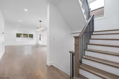 191 Washington Pl, Teaneck Township, NJ 07666 - Photo 16