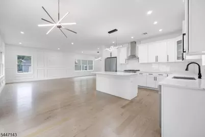 191 Washington Pl, Teaneck Township, NJ 07666 - Photo 8