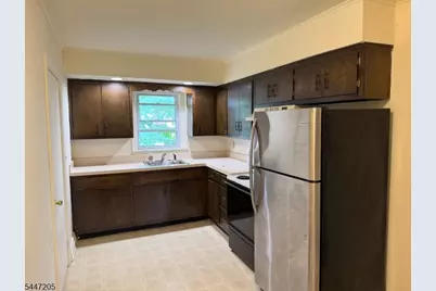 194 Krone Pl, Hackensack, NJ 07601 - Photo 4