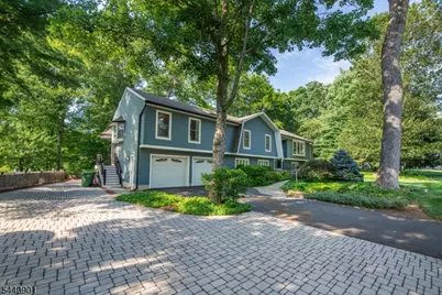 9 Flintlock Dr, Washington Township, NJ 07853 - Photo 2