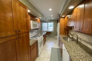 36 Coachlight Dr, Chatham Township, NJ 07928 - Photo 4