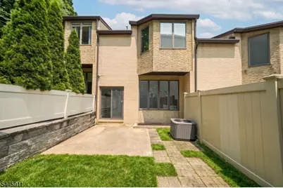 20 Veterans Way, Edgewater, NJ 07020 - Photo 26