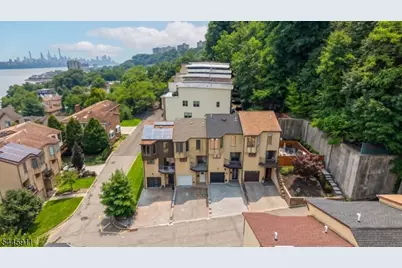 20 Veterans Way, Edgewater, NJ 07020 - Photo 30