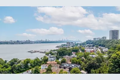 20 Veterans Way, Edgewater, NJ 07020 - Photo 34