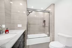 20 Veterans Way, Edgewater, NJ 07020 - Photo 18