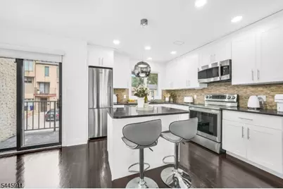 20 Veterans Way, Edgewater, NJ 07020 - Photo 6